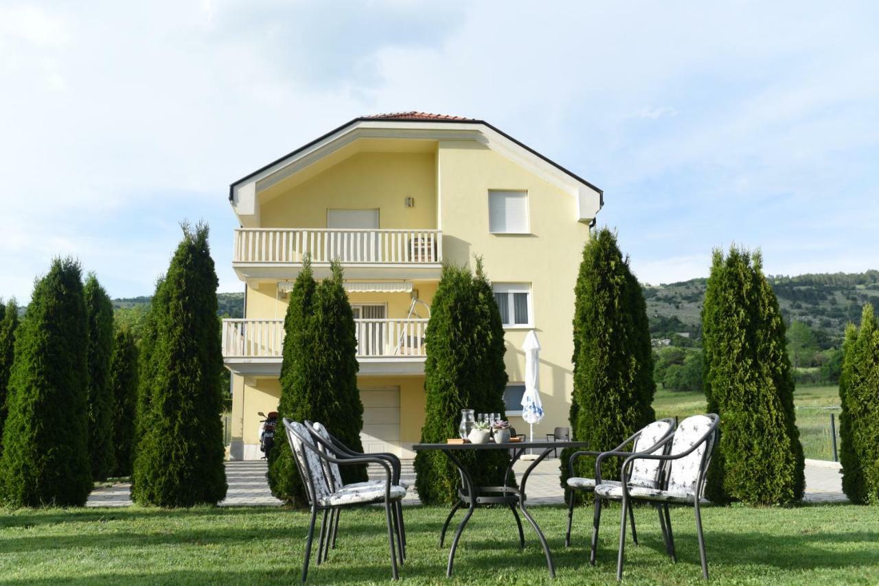 Apartman Livno Exteriör bild